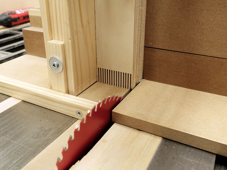 building the advanced box joint jig from MDF